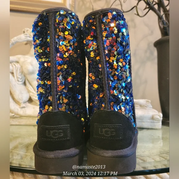 Ugg Sequin Stellar Short Boot NWOT Suede Fur logo Designer 7 Black #730